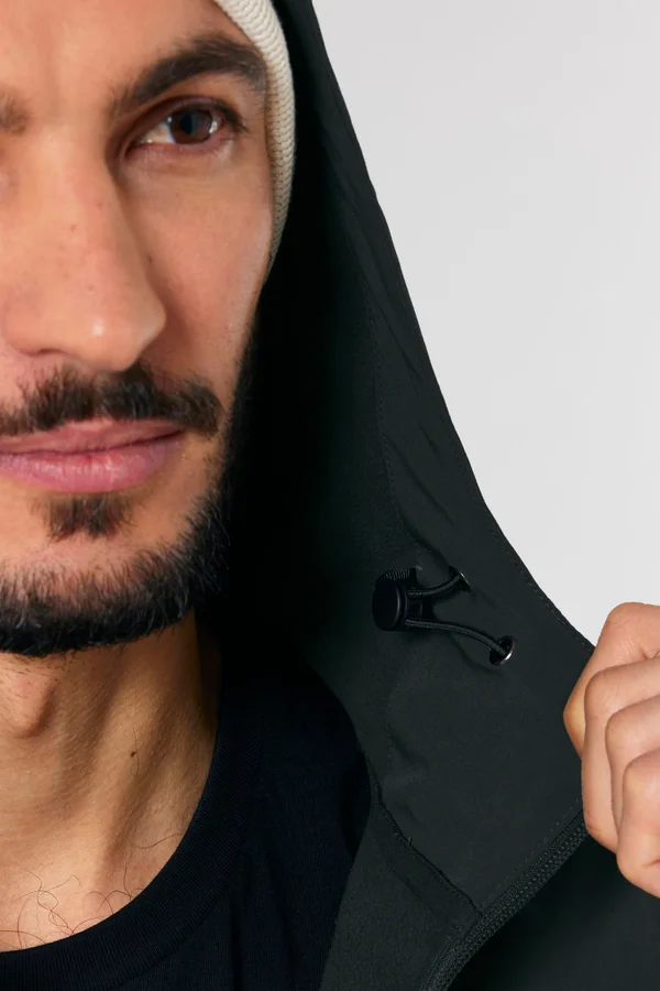 Die Herren-Softshelljacke mit Kapuze