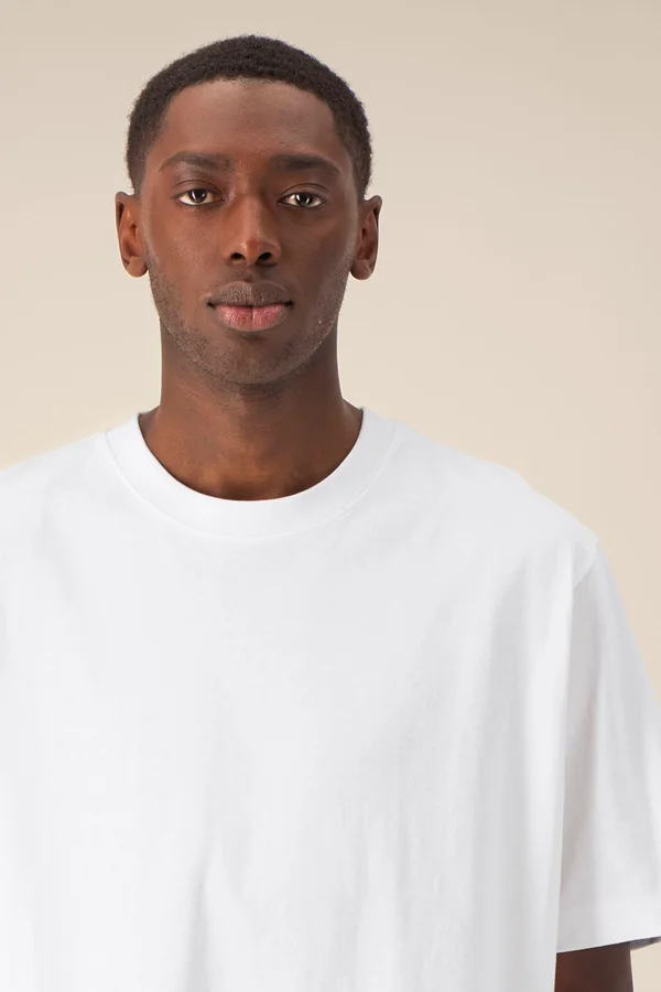Das schwere Unisex-T-Shirt mit trockenem Griff