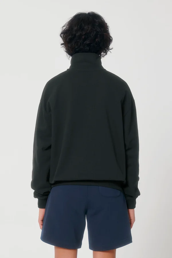 Das Boxy Unisex-Sweatshirt mit kurzem Reißverschluss und trockenem Griff