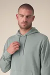 Der Garment-Dyed Unisex-Hoodie aus French Terry