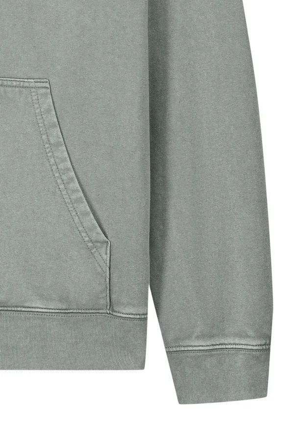Der Garment-Dyed Unisex-Hoodie aus French Terry