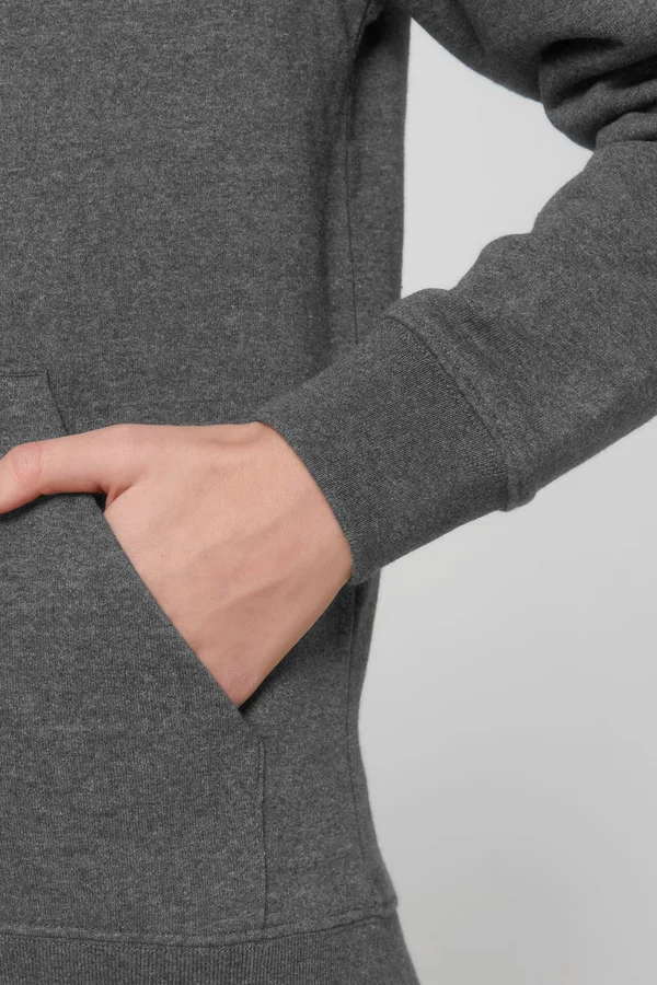 Der Unisex-Hoodie mit trockenem Griff aus recycelter Baumwolle