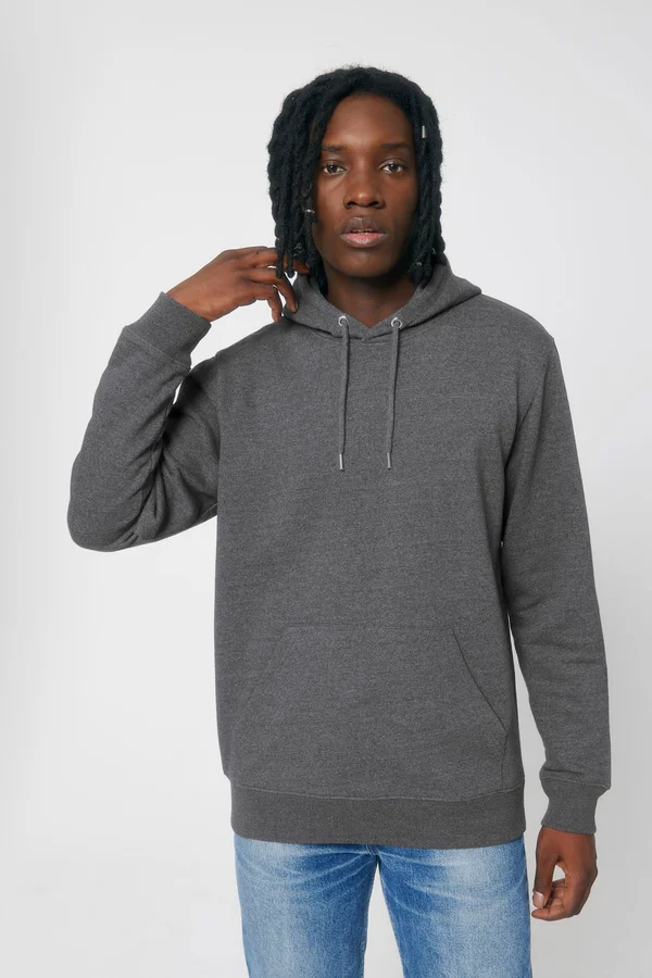 Der Unisex-Hoodie mit trockenem Griff aus recycelter Baumwolle