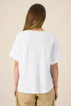 Das Oversized Damen-T-Shirt mit gekrempelten Ärmeln