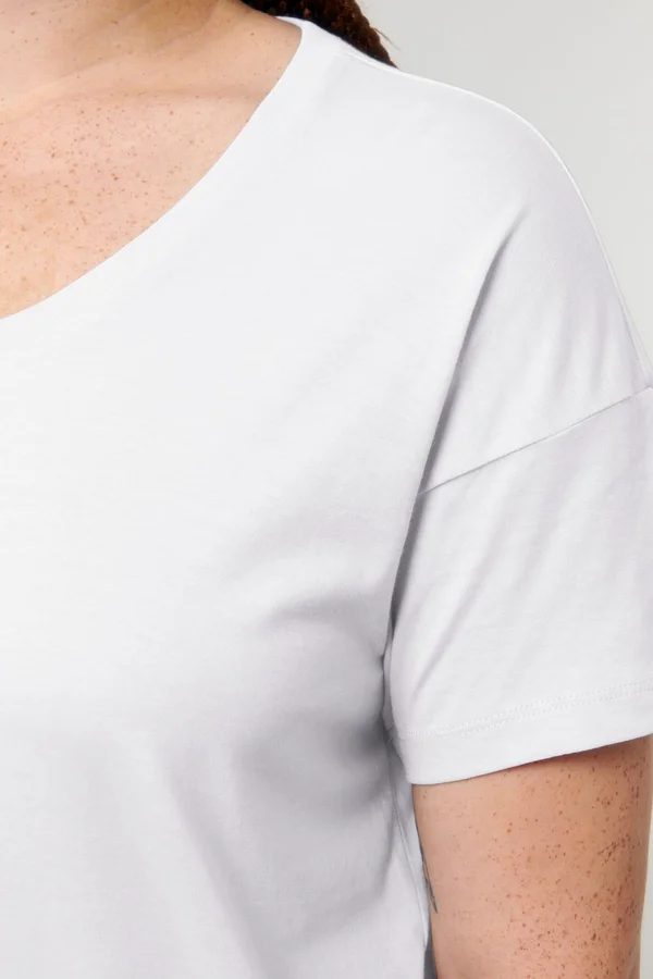 Locker sitzendes Damen Rundhals-T-Shirt