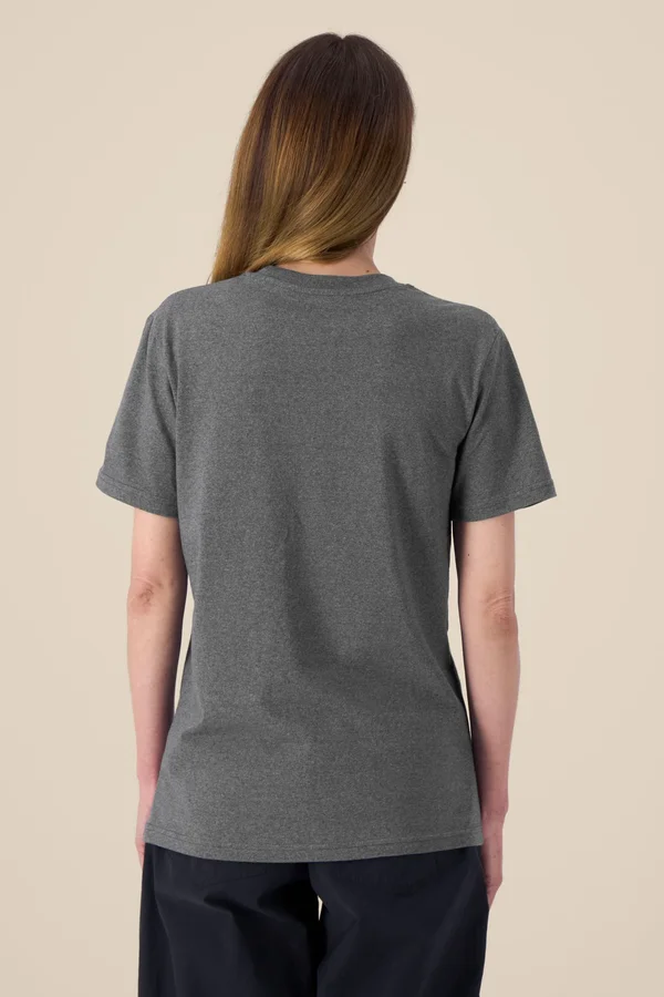 Das Unisex-T-Shirt aus recycelter Baumwolle