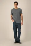 Das Unisex-T-Shirt aus recycelter Baumwolle