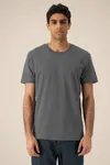 Das Unisex-T-Shirt aus recycelter Baumwolle
