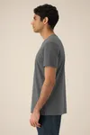 Das Unisex-T-Shirt aus recycelter Baumwolle