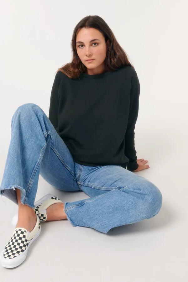 Locker sitzendes Damen Sweatshirt