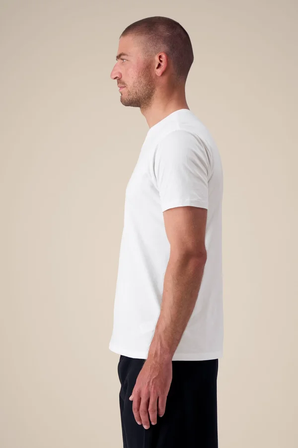 Das Herren-T-Shirt mit V-Ausschnitt
