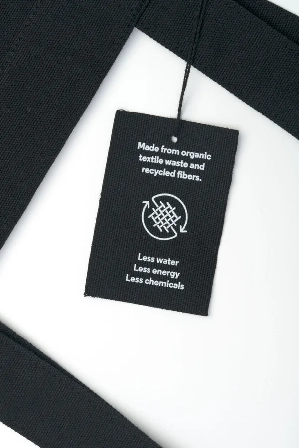 The tote bag made of recycled fabric