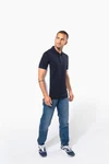 Zweifarbiges Kurzarm-Polohemd für Herren. Aus Baumwollpiqué