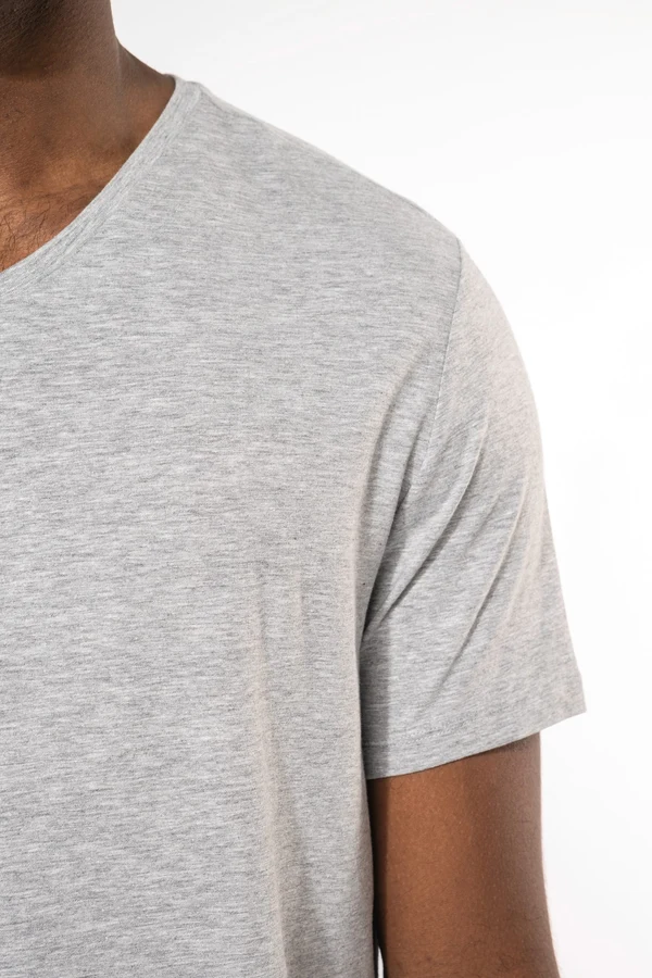 Kurzarm-T-Shirt mit V-Ausschnitt