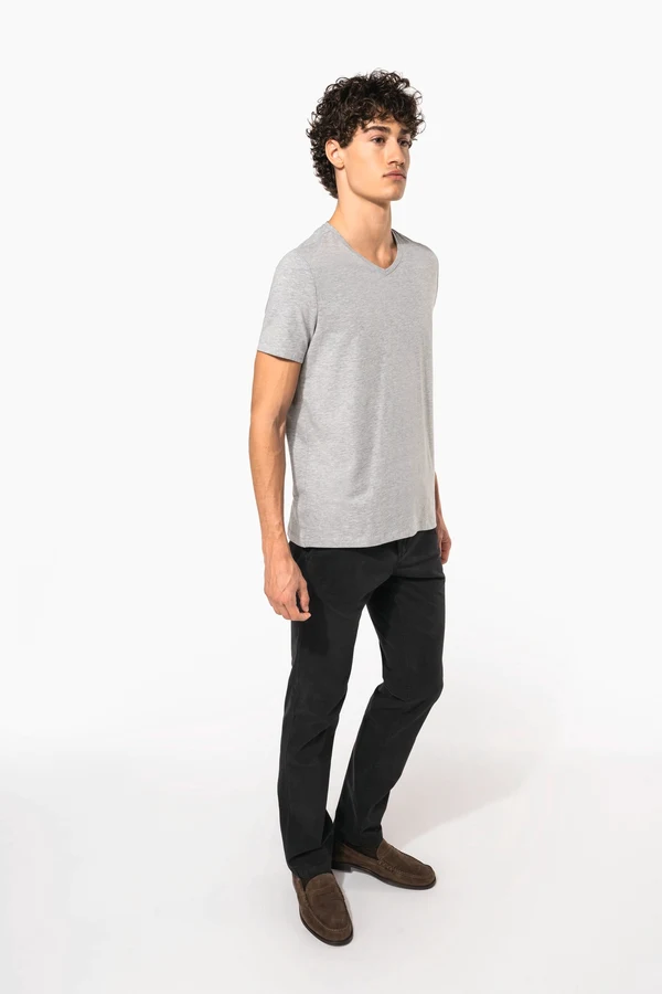 Kurzarm-T-Shirt mit V-Ausschnitt