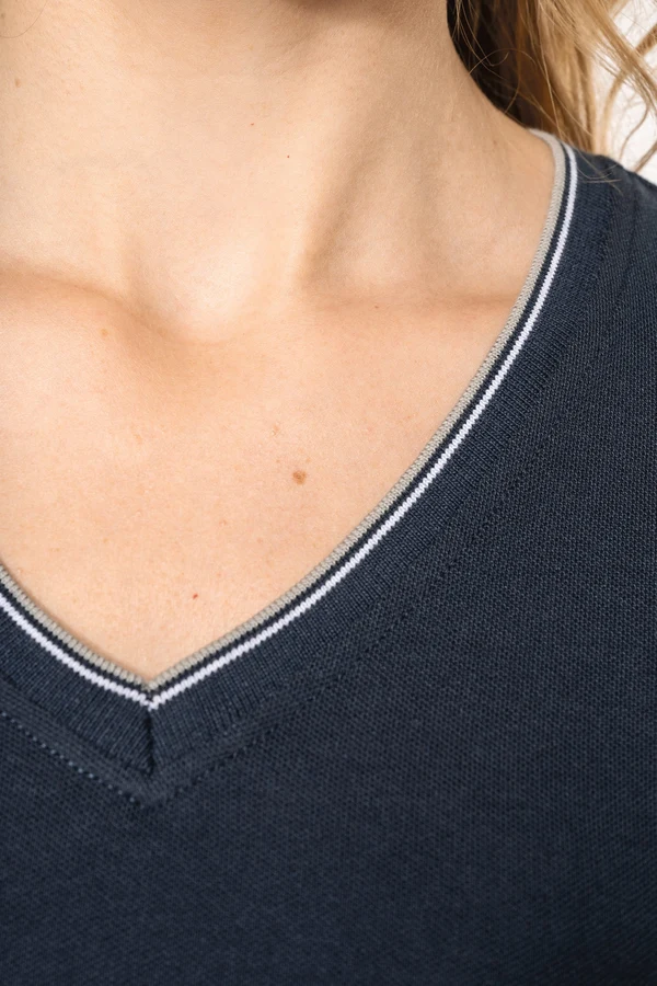 Damen T-Shirt aus Piqué-Trikot mit V-Ausschnitt