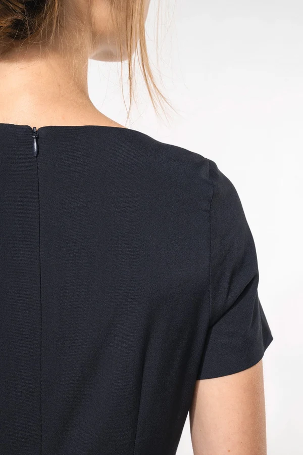 Kleid mit kurzen Ärmeln