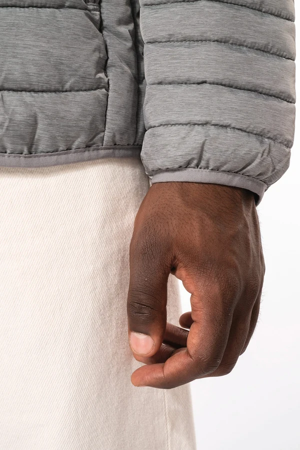 Leichte Herren-Steppjacke mit Kapuze
