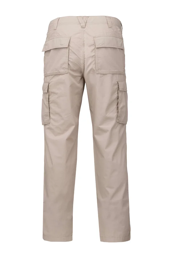 Leichte Herrenhose mit mehreren Taschen Beige