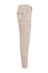 Leichte Herrenhose mit mehreren Taschen Beige