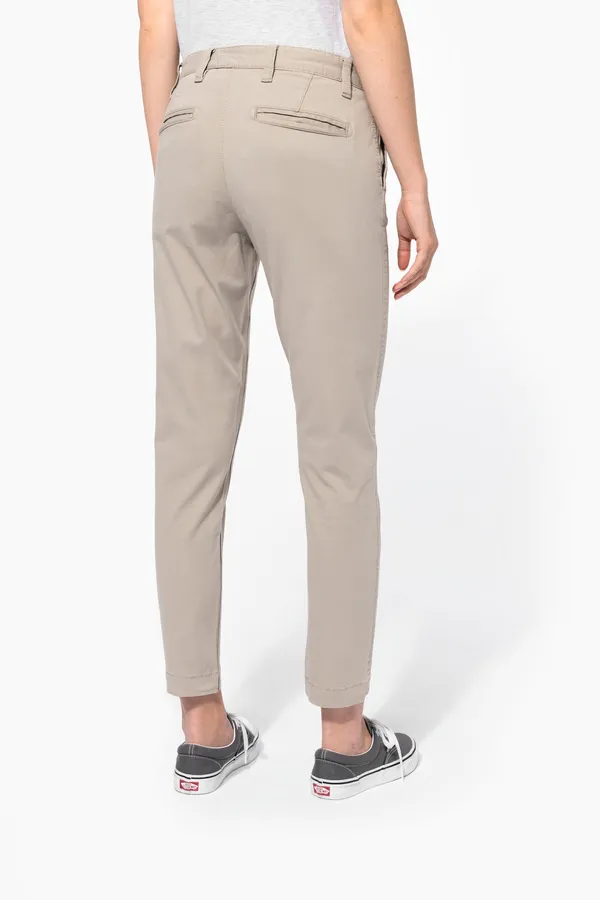 Ladies' above-the-ankle trousers