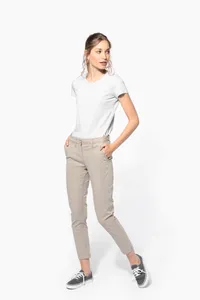 Ladies' above-the-ankle trousers