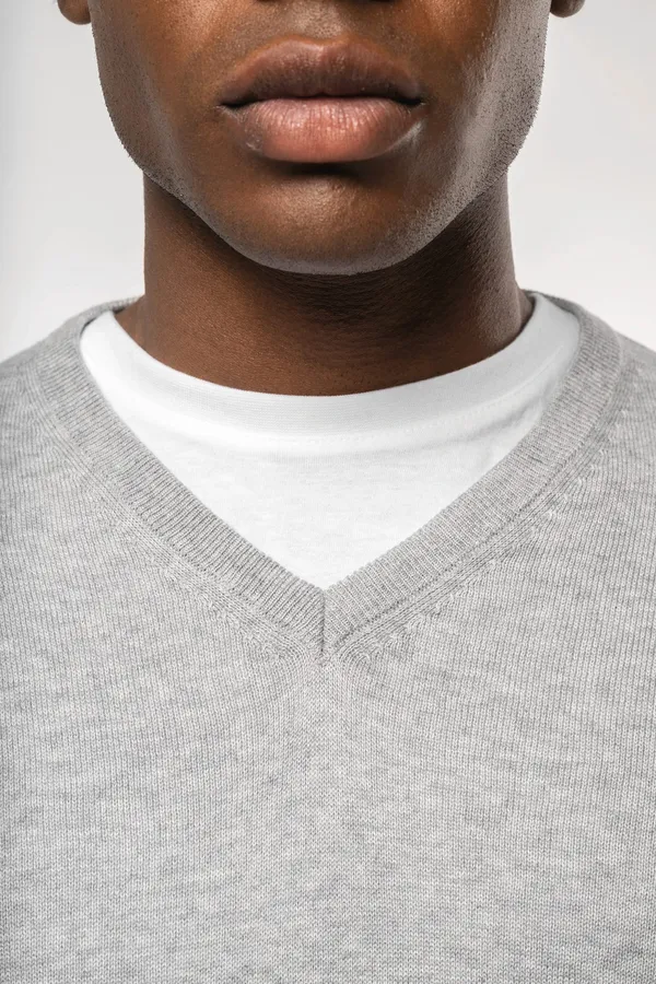 Men's eco-friendly V-neck jumper