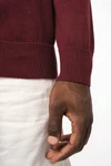 Herrenpullover mit V-Ausschnitt