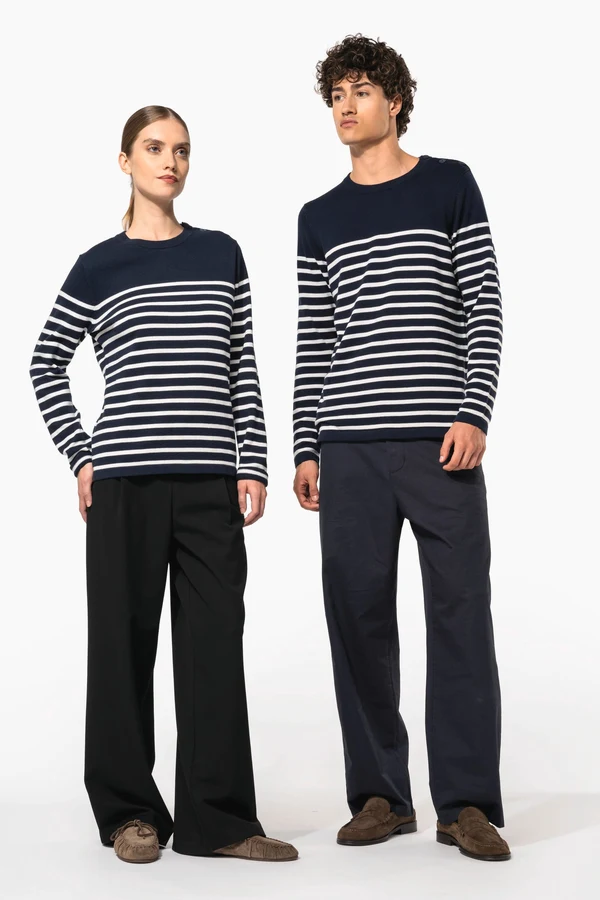 Herrenpullover im Marine-Stil