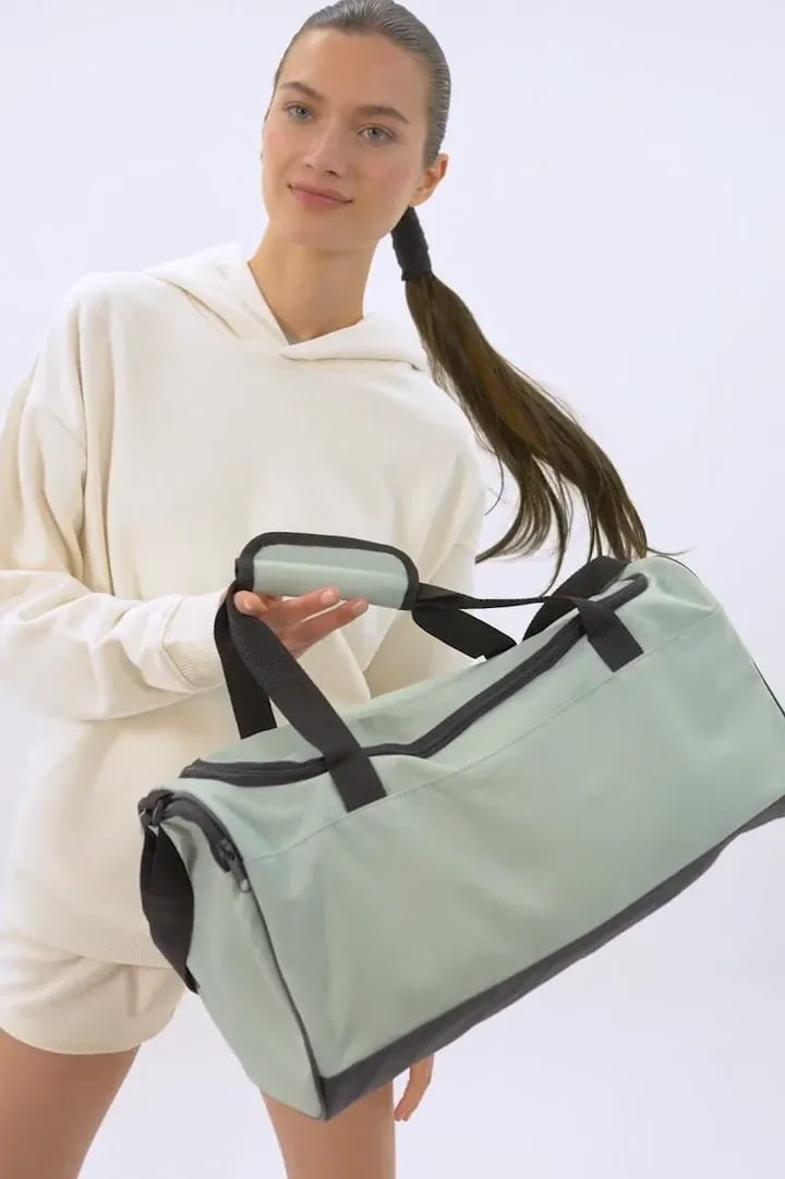 KI0653-Recycled essential sports bag