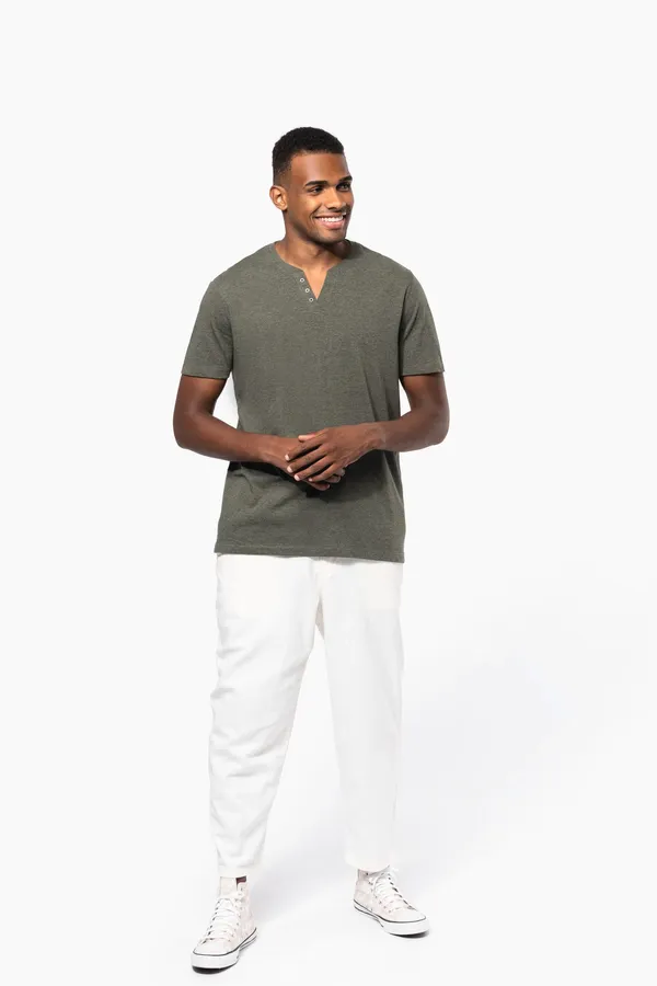 V-neck t-shirt with buttons