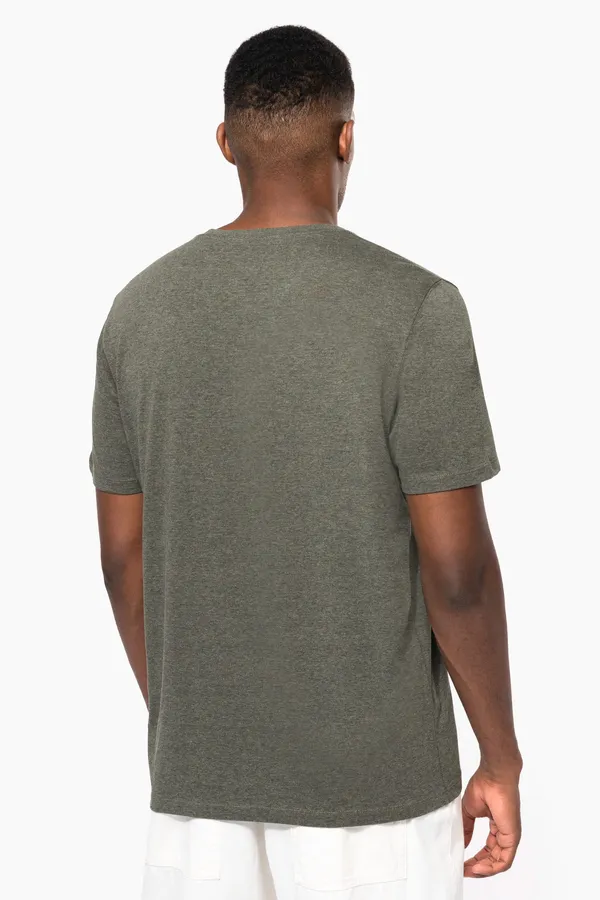 V-neck t-shirt with buttons
