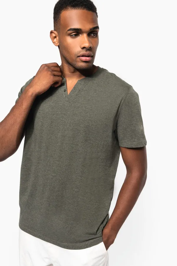 V-neck t-shirt with buttons
