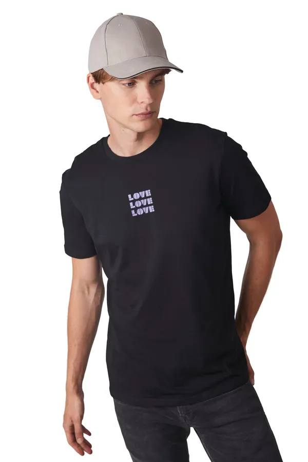 Cap with contrasting sandwich peak - 6 panels
