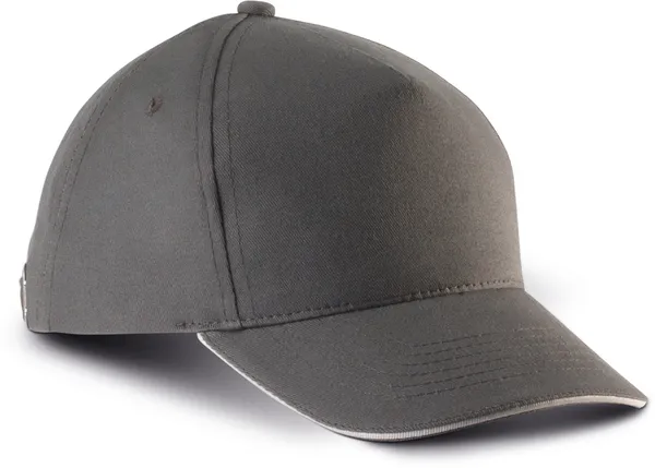 Kids' cap with contrasting sandwich peak - 5 panels
