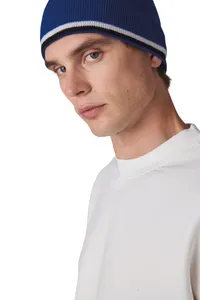Beanie with contrasttwo-tone band