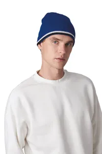 Beanie with contrasttwo-tone band