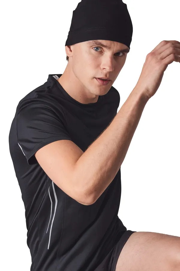 Sporty fitted beanie
