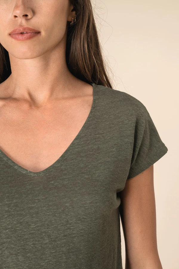Damen-T-Shirt aus Leinen mit V-Ausschnitt