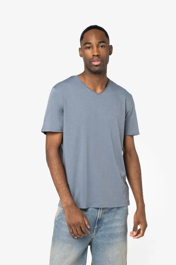 Eco-friendly men's slub t-shirt with raw edges