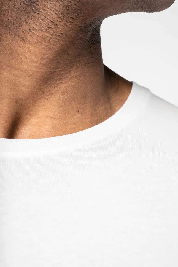 Herren T-Shirt mit abgerundetem Saum