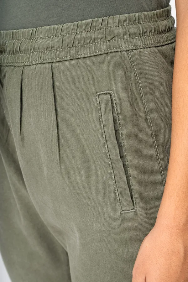 Eco-friendly ladies’ washed effect lyocell trousers