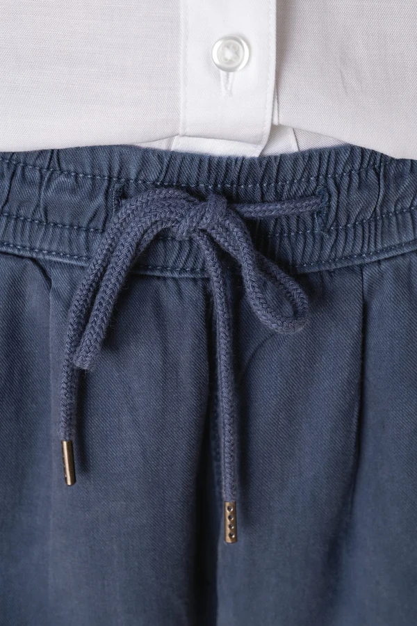 Umweltfreundliche ausgewaschene Damenhose aus Lyocell