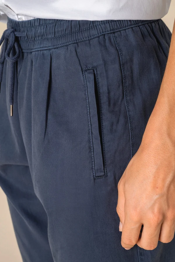 Umweltfreundliche ausgewaschene Damenhose aus Lyocell