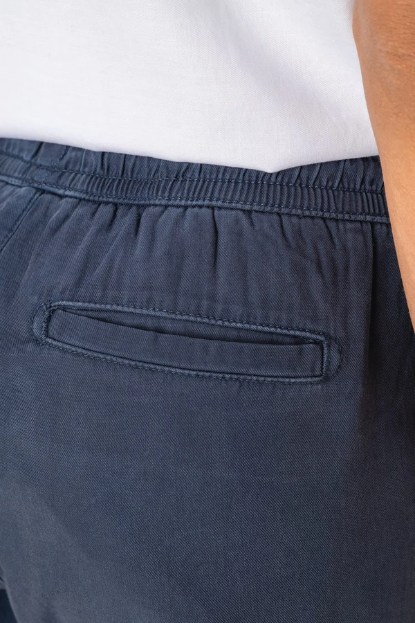 Umweltfreundliche ausgewaschene Damenhose aus Lyocell