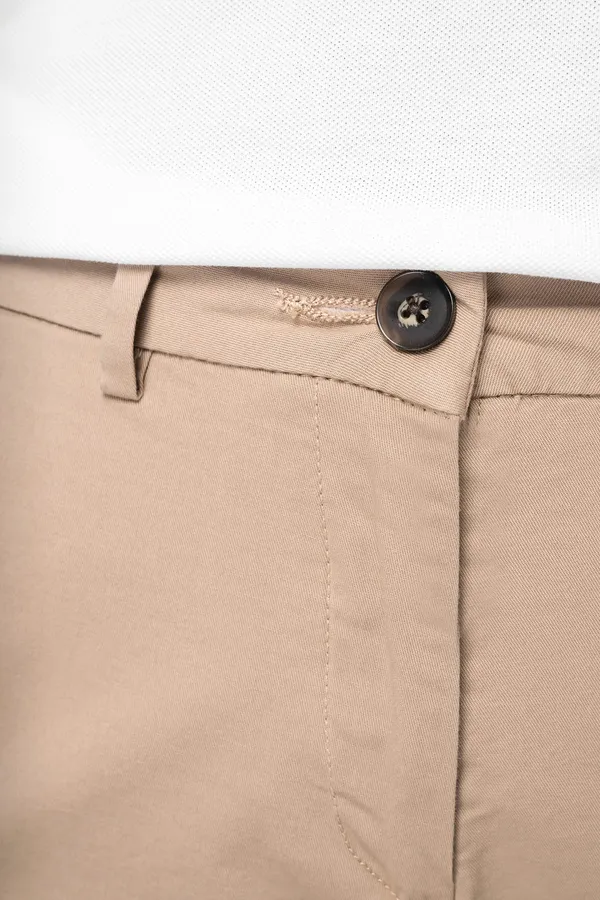 Eco-friendly ladies’ chino bermuda shorts