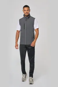 Softshelljacke mit abnehmbaren Ärmeln