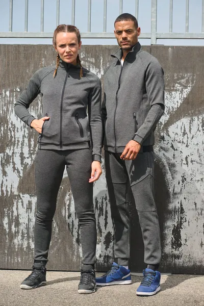 Jacke mit hochgeschlossenem Kragen