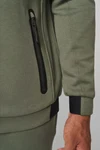 Jacke mit hochgeschlossenem Kragen