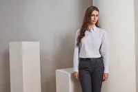 Large-check gingham shirt